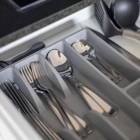 Spire Stylish By Bookinghost Appartement